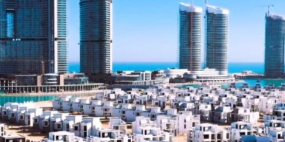 العلمين الجديدة.. شاطئ الجمهورية الجديدة ووجهة صيفية تجمع الترفيه والسياحة والاستثمار