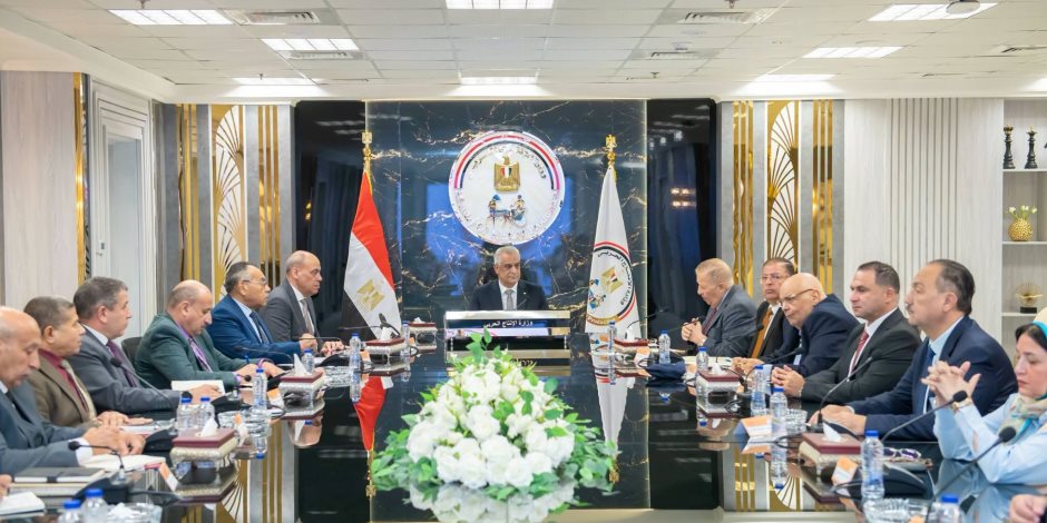 الإنتاج الحربي يبحث مع المستثمرين شراكات صناعية لتعميق التصنيع المحلي