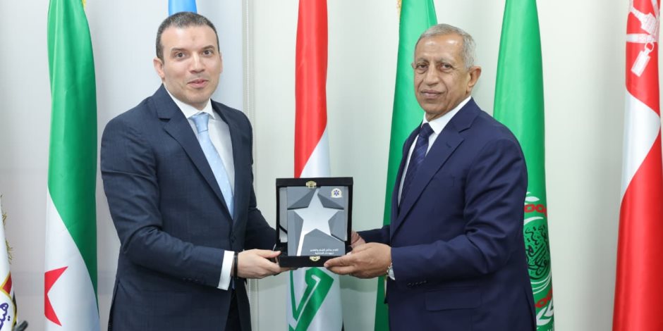 رئيس هيئة الإسعاف ورئيس الأكاديمية العربية يكرمان الفريق الاستشاري لمشروع «لنشأة الإسعاف المائي».. والانتهاء من إنشاء 6 لانشات جديدة