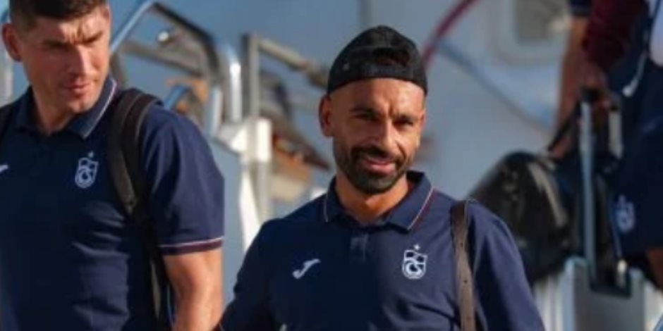 محمد صلاح يحظى باستقبال حافل في إسطنبول قبل لقاء قاسم باشا