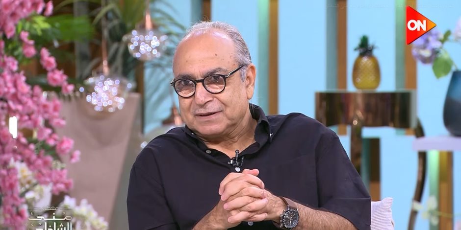 بعيدًا عن الأضواء.. أحمد كمال يكشف أعمال محمود حميدة الخيرية "السرية"