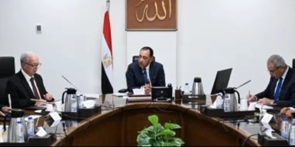 خلال اجتماعه اليوم .. رئيس الوزراء يتابع مستجدات الموقف التنفيذى لتطوير الشركة القابضة للغزل والنسيج