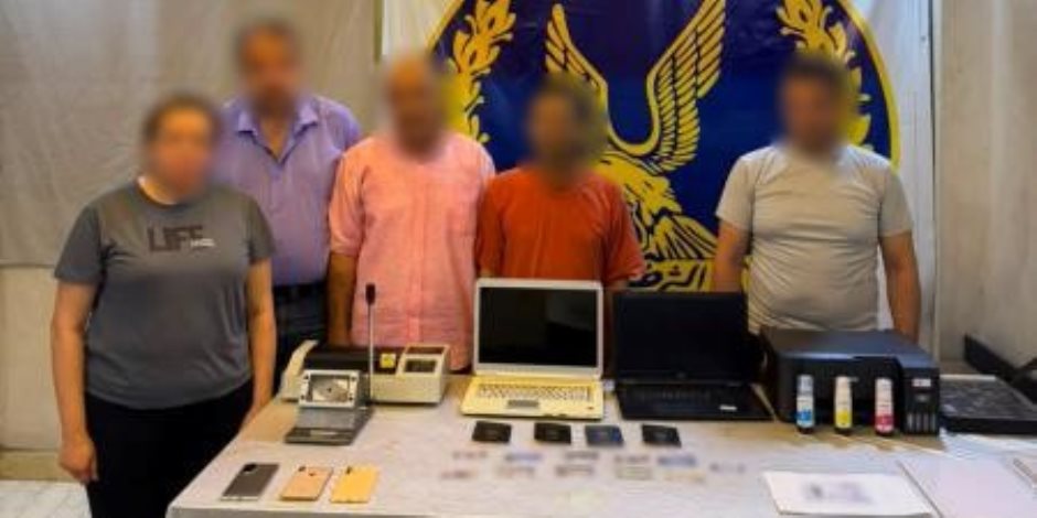 ضبط تشكيل عصابي بالقاهرة لتزوير المحررات الرسمية وتقليد الأختام الحكومية