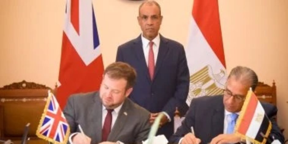 وزير الخارجية يستقبل وزير الدولة البريطانى للشرق الأوسط