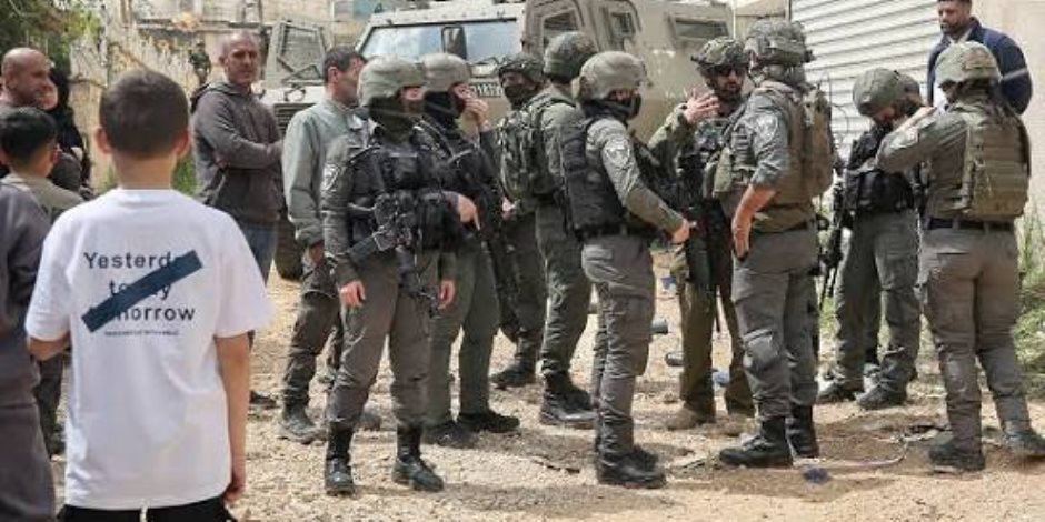 الضفة تحت النار.. اقتحام مستشفى واعتداءات للمستوطنين في نابلس ورام الله