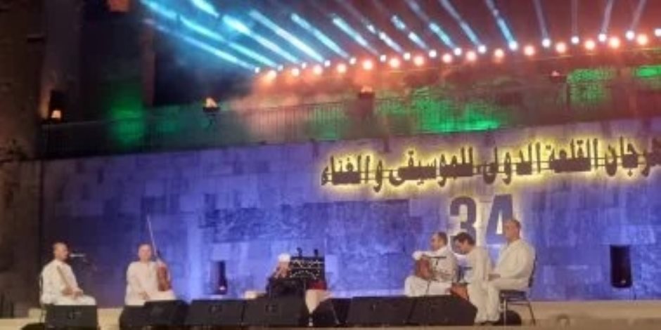 وسط تفاعل جماهيري كبير .. ياسين التهامي يصنع حالة استثنائية على مسرح القلعة 