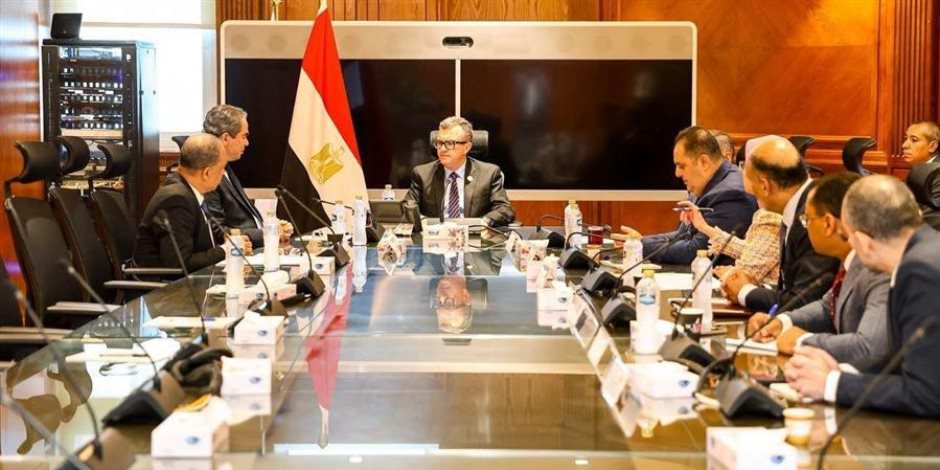 وزير التخطيط ورئيس الوطنية للإعلام يبحثان آليات تسوية المديونيات التاريخية