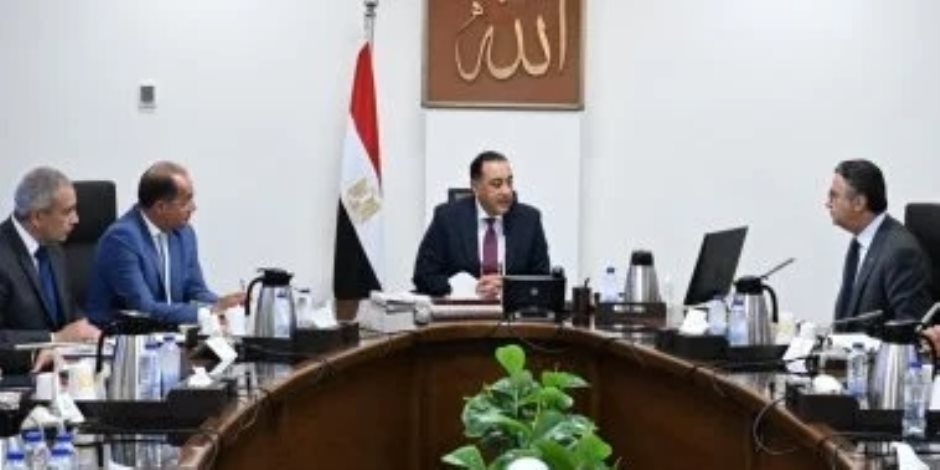 رئيس الوزراء يتابع الجهود المبذولة لتطوير آلية الدعم النقدى السلعى