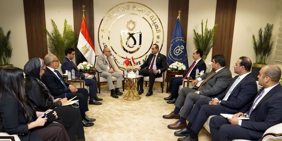 رئيس هيئة الرعاية الصحية يلتقي السفير التركي بالقاهرة يبحثان الشراكة مع «إستوورلد» و«أجيبادم» التركية لإدارة مستشفيات جنوب سيناء