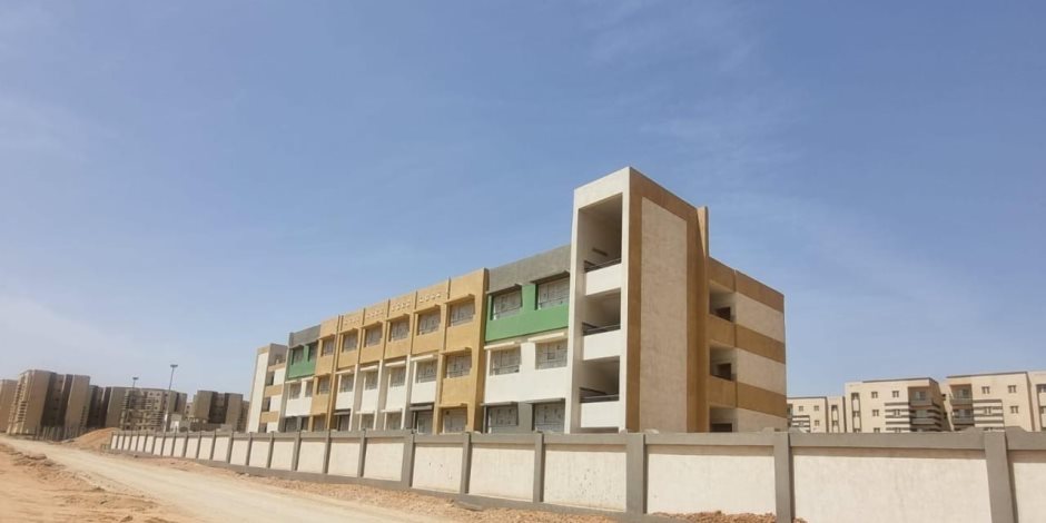 جهاز مدينة حدائق أكتوبر يسلم مدرسة تعليم أساسي.. وأعمال تطوير ورفع كفاءة الطريق بالمدينة