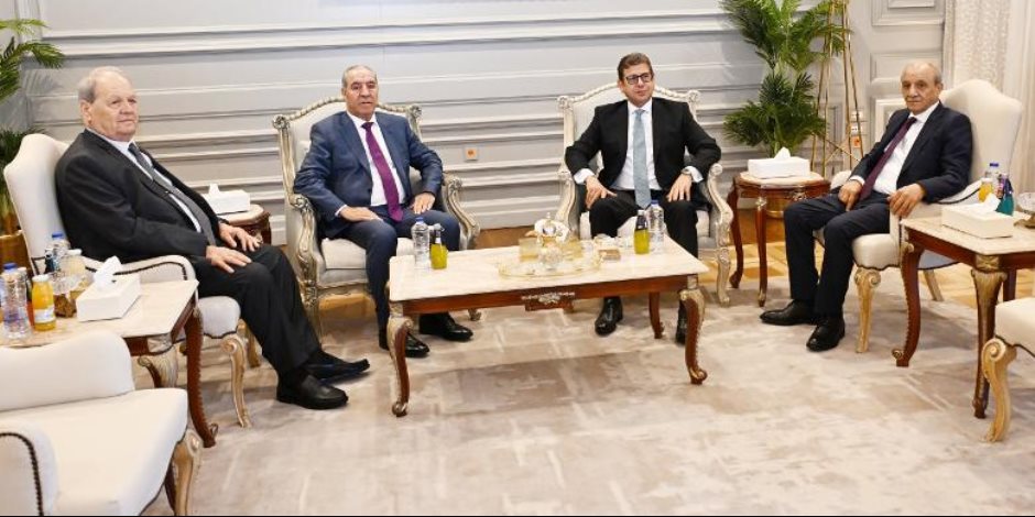 رئيس المخابرات العامة يستقبل وفد السلطة الفلسطينية ويبحث معهم الجهود المصرية لجمع الشمل الفلسطيني