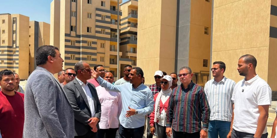 وزيرة الإسكان تتابع موقف تنفيذ المشروعات السكنية والخدمية بمدينتي 15 مايو والعبور ومحافظة بورسعيد