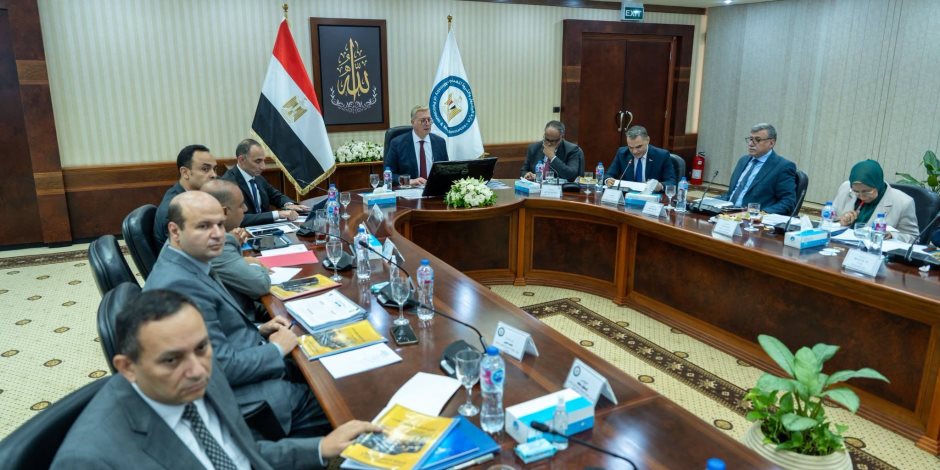  وزير البترول تطوير معامل تكرير السويس وزيادة ضخ الخام أولوية لزيادة الإنتاج وتعظيم الاستفادة من كل برميل