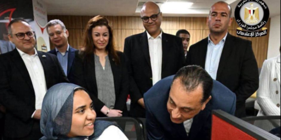 رئيس الوزراء يتفقد مشروع تطوير كورنيش الإسكندرية