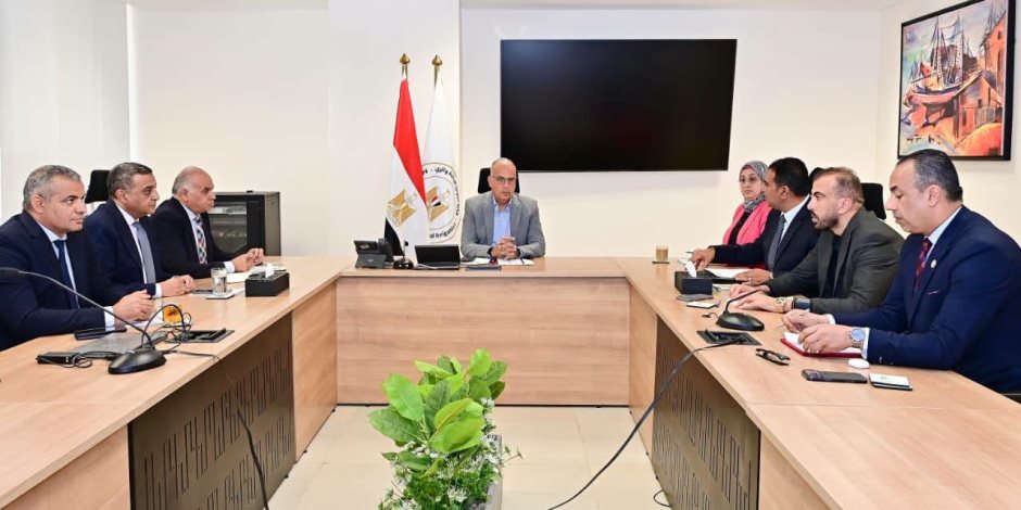 وزير الرى يلتقي عددًا من أعضاء مجلس النواب لمناقشة مطالب المواطنين 
