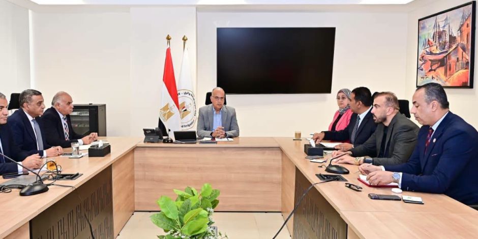 وزير الرى يلتقي عددًا من أعضاء مجلس النواب لمناقشة مطالب المواطنين