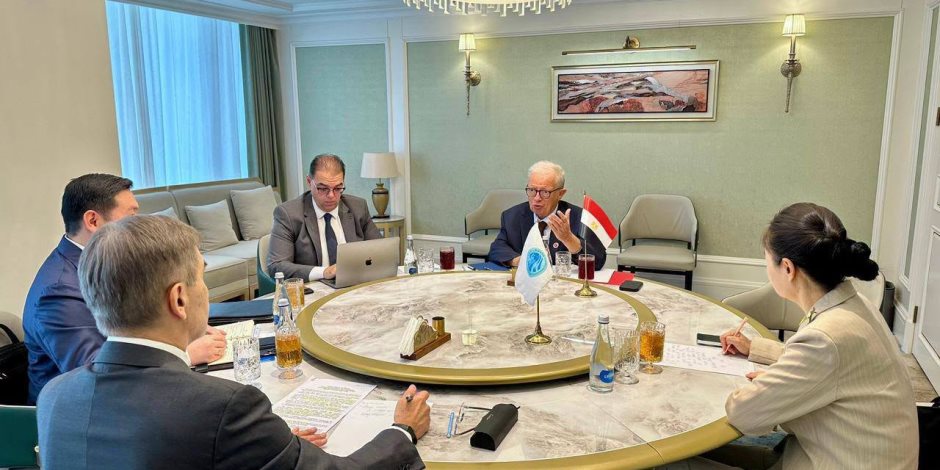 نائب رئيس الوزراء للشؤون الاقتصادية يلتقي الأمين العام لمنظمة شنغهاي للتعاون على هامش مشاركته في "قمة بشكيك"