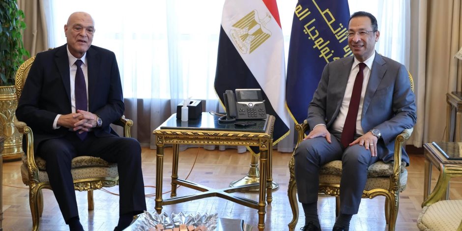 وزير الاتصالات ورئيس هيئة قضايا الدولة يشهدان توقيع بروتوكول تعاون