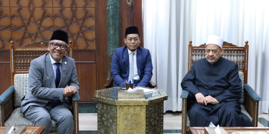 شيخ الأزهر يستقبل السفير الإندونيسي بالقاهرة لبحث سبل تعزيز التعاون المشترك
