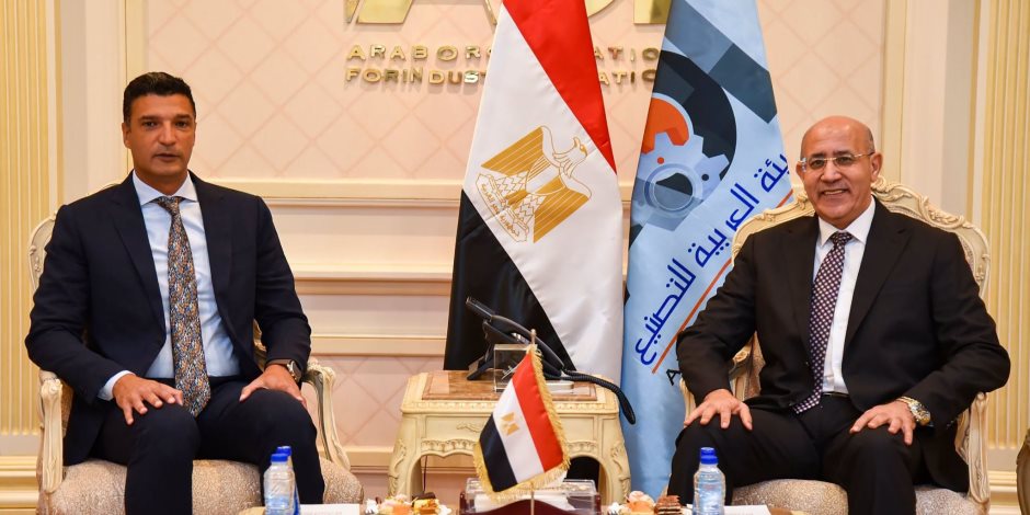 رئيس الهيئة العربية للتصنيع ووزير الصناعة يبحثان تعزيز التصنيع المحلي وتوطين التكنولوجيا