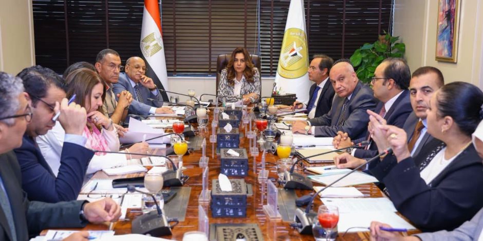 وزيرة التنمية المحلية والبيئة تترأس الاجتماع الـ(76) لمجلس إدارة جهاز شئون البيئة