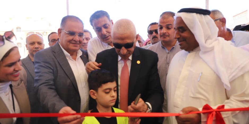 محافظ شمال سيناء يفتتح معرض "أهلا مدارس"  لدعم الأسر السيناوية وتوفير المستلزمات المدرسية بتخفيض 30% (صور) 