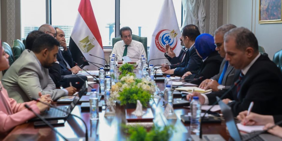 وزير الصحة يبحث مستجدات إنشاء مجمع للأجهزة التعويضية والأطراف الصناعية