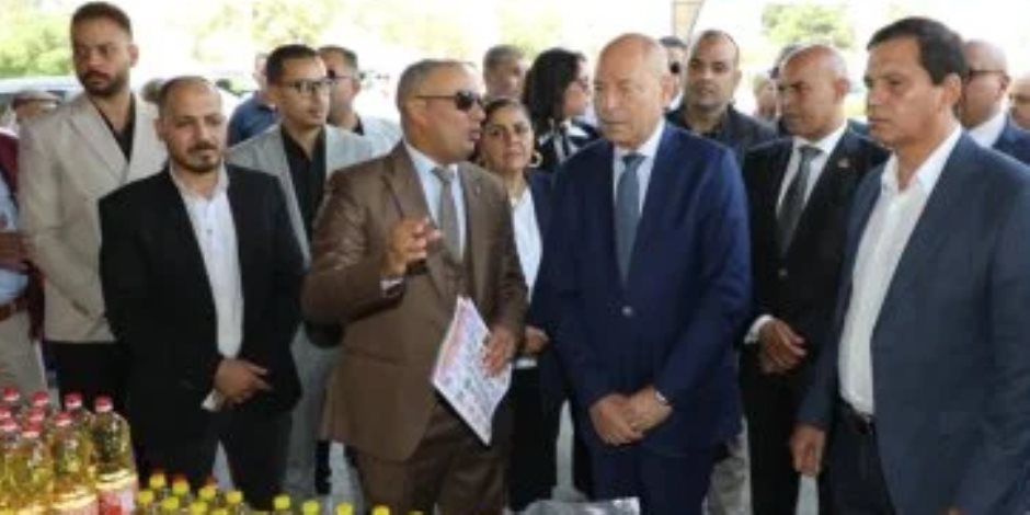 محافظ القاهرة يفتتح معرضين بالسلام.. مستلزمات مدرسية وسلع غذائية بأسعار مخفضة