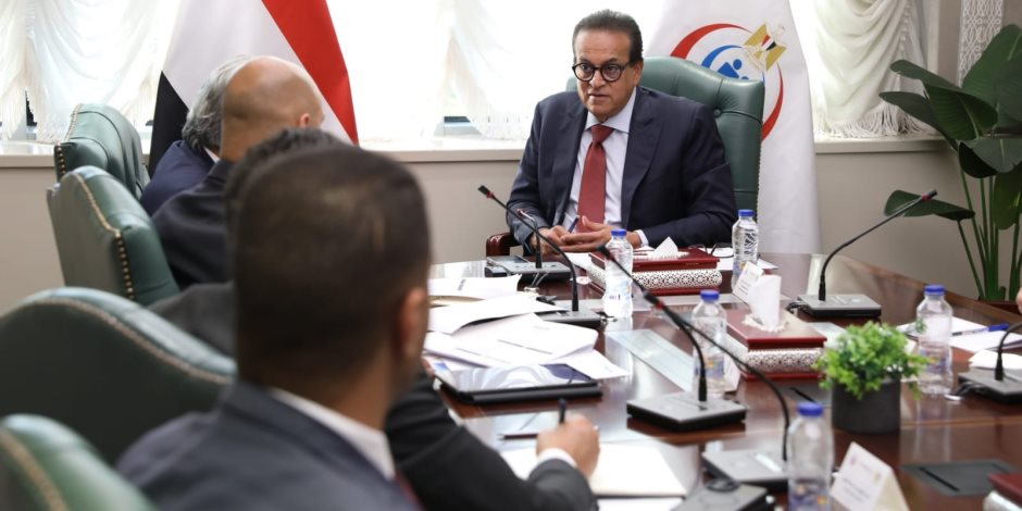 وزير الصحة يبحث مع وفد “فيليبس” العالمية تعزيز التعاون وتوطين صناعة الأجهزة الطبية المتقدمة في مصر