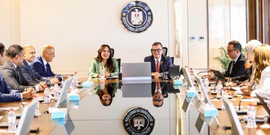 وزيرا التخطيط والإسكان يبحثان الموقف التنفيذي لمشروعات خطة (2026/2027)