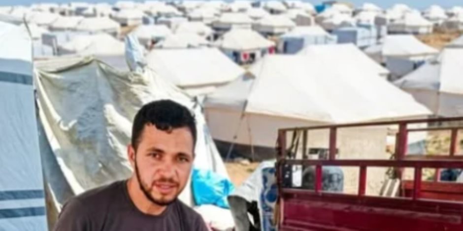 شاب غزي فقد قدمه وأصاب الأخرى ويحلم بالسفر للعلاج خارج غزة