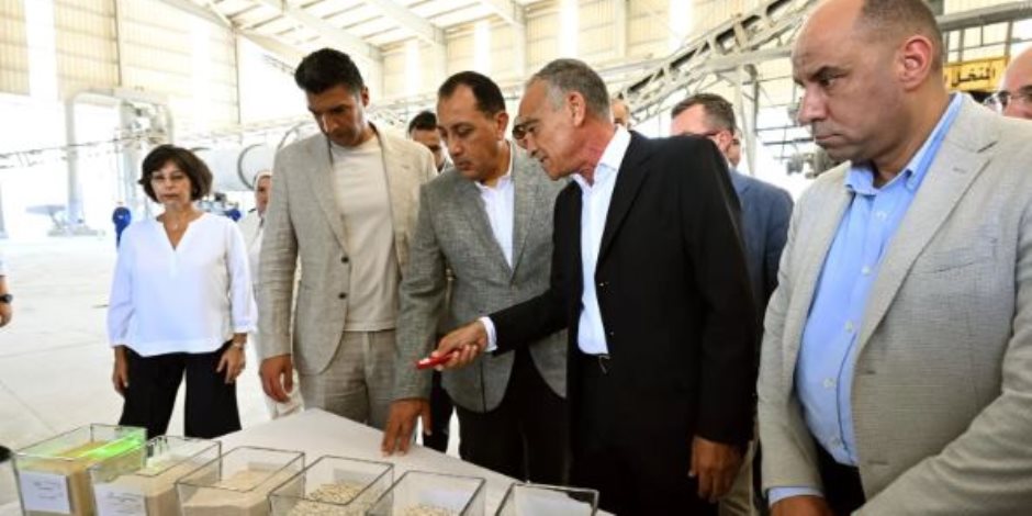 رئيس الوزراء يفتتح مصنع "نا ترانس للأسمدة والصناعات الكيماوية" باقتصادية قناة السويس