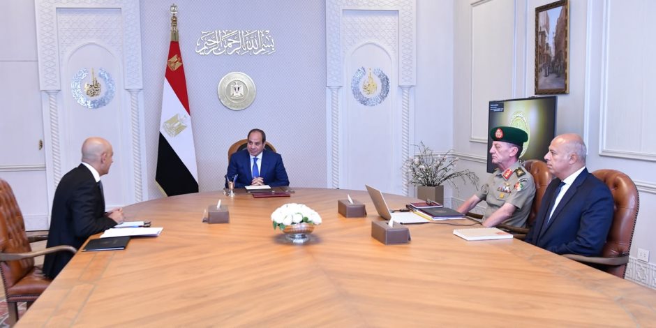الرئيس السيسى: أهمية بناء قدرات المعلمين باعتبارهم الركيزة الأساسية لتطوير المدرسة