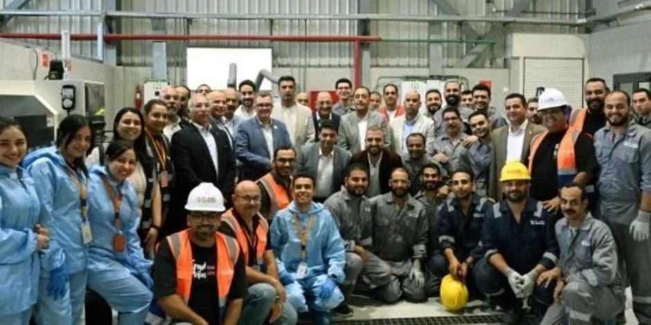 رئيس الوزراء يفتتح توسعات شركة سيراج بمصنع "فلير" لأنظمة الإضاءة الحديثة باستثمارات 7.5 مليون دولار أمريكي