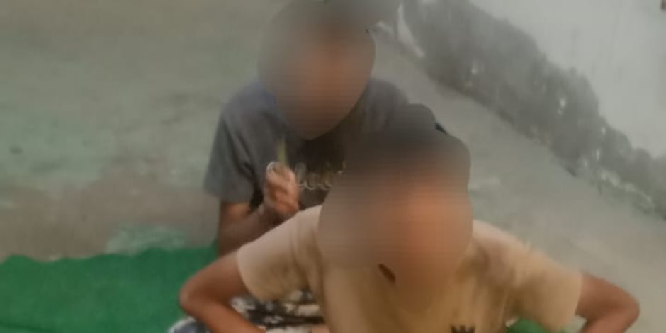 «مش قادرين نرعاهم في البيت».. أسرة بالفيوم تناشد التضامن توفير دار رعاية لطفلين من ذوي الإعاقة