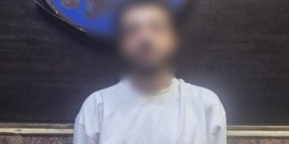 ضبط مسوق إلكتروني بالجيزة لانتحاله صفة سيدة وإنشاء حساب وهمي للنصب على المواطنين