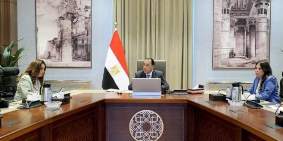 رئيس الوزراء يوجه بحصر أى أراضٍ حكومية فضاء وتحويلها لمتنزهات ومسطحات خضراء