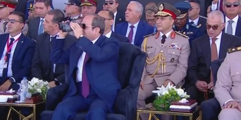 الرئيس السيسى ونظيره القبرصى يشاهدان عروضا جوية متميزة فى العلمين