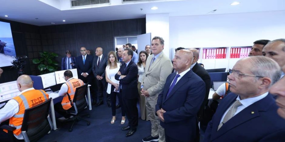 وزير النقل ونظيره الفرنسي يتفقدان محطة تحيا مصر لتشغيل المحطات بميناء الإسكندرية