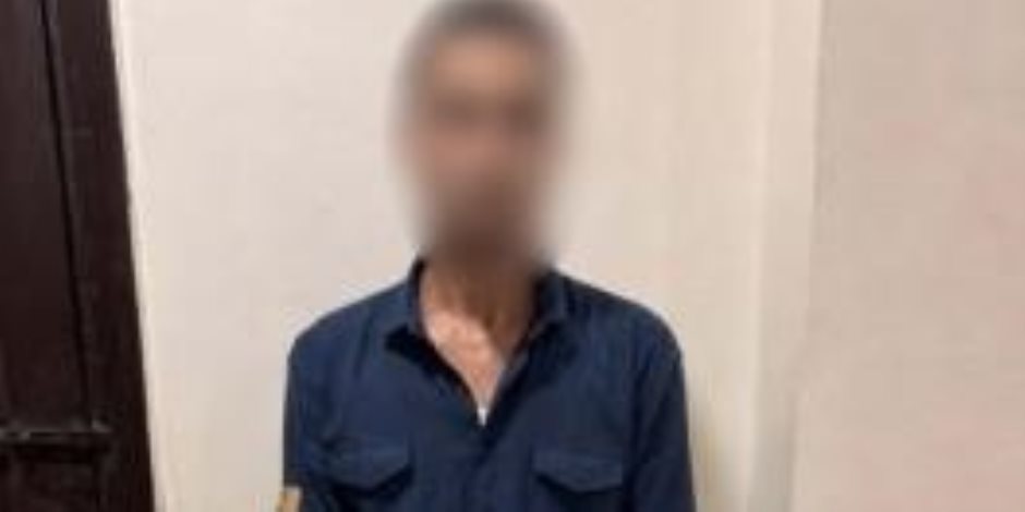 ضبط عامل بالبحيرة لاتهامه بسرقة مبلغ مالي من كشك سجائر
