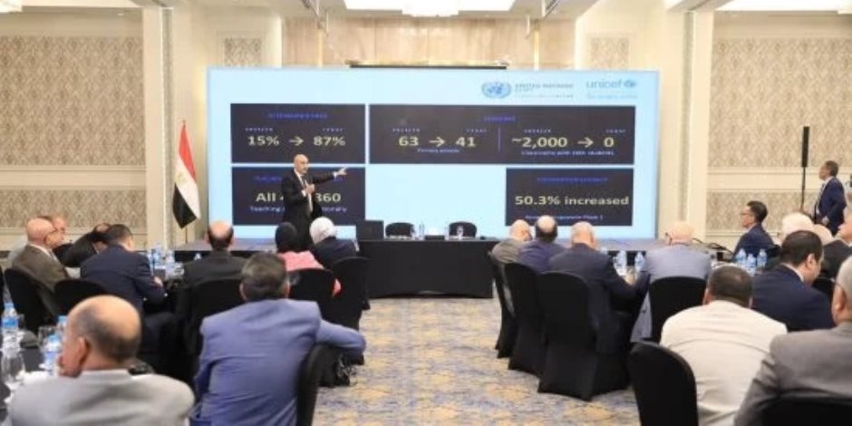 وزيرا التربية والتعليم والدولة للإعلام يعقدان جلسة نقاشية مع رؤساء تحرير الصحف والمواقع والإعلاميين وكبار الكتاب