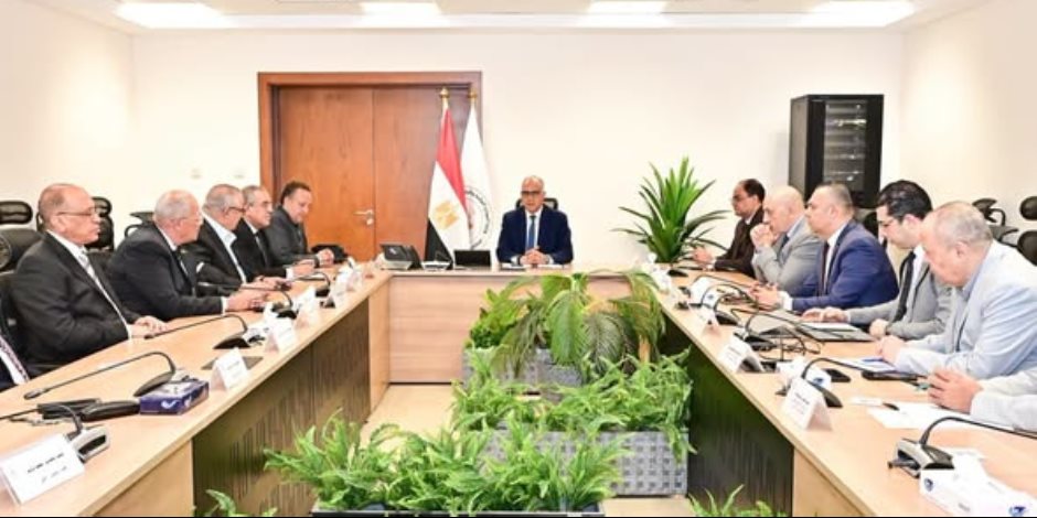 وزير الري ونقيب المهندسين يبحثان تحسين الأوضاع الوظيفية والمادية ودعم التعاون المشترك