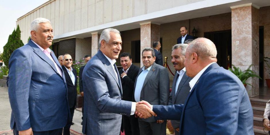 وزير الدولة للإنتاج الحربي يتابع انتظام العملية الإنتاجية لشركة أبو زعبل للكيماويات المتخصصة