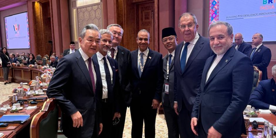وزير الخارجية يلتقي نظراءه من الصين وروسيا وإيران وإندونيسيا وكازاخستان والهند على هامش قمة البريكس