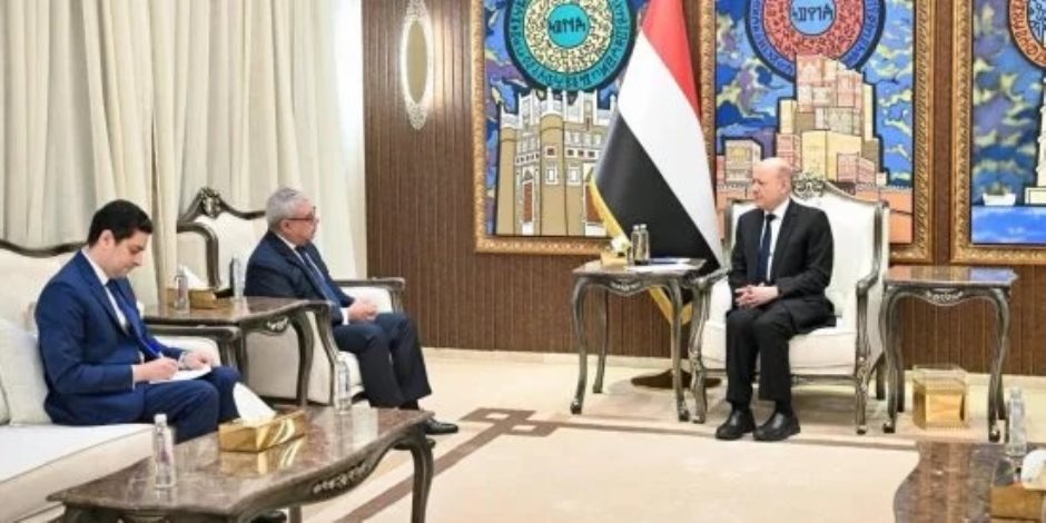 سفير مصر في اليمن: ندعم الشرعية مُمثلًة في مجلس القيادة الرئاسي والحكومة