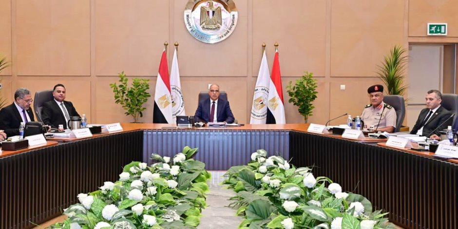 وزير الرى يترأس اجتماع اللجنة العليا لتراخيص الشواطئ بحضور ممثلي الوزارات والمحافظات والجهات المعنية 