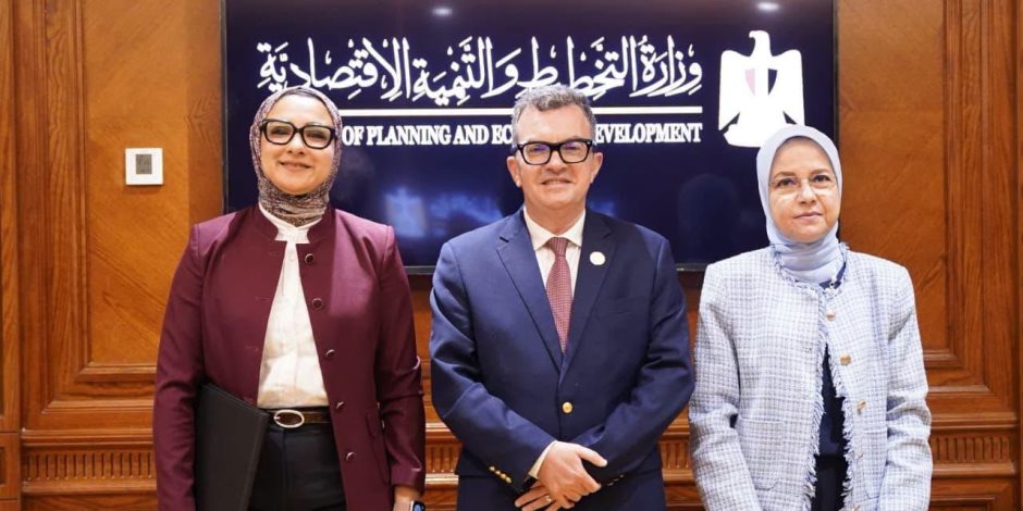 وزير التخطيط يشهد تسوية مديونية محافظة الوادي الجديد لـ "الاستثمار القومي" بـ 222.7 مليون جنيه