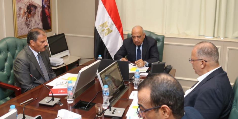 وزير الكهرباء يتابع مع الاستشاري الدولي تحديث استراتيجية الطاقة المتكاملة والمستدامة حتى عام 2040