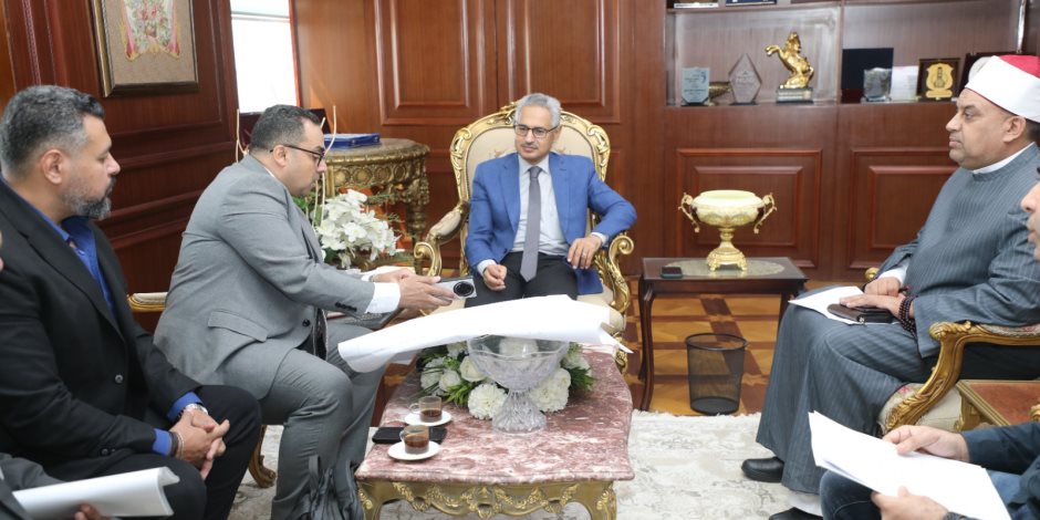 مساعد وزير الأوقاف يلتقي محافظ بني سويف لمتابعة الموقف التنفيذي لمشروع تطوير مسجد السيدة حورية