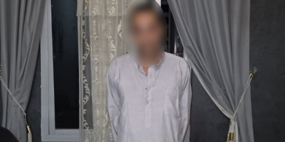 ضبط شخصًا بالدقهلية لإدارته صفحة للترويج لتجارة الآثار والنصب على المواطنين